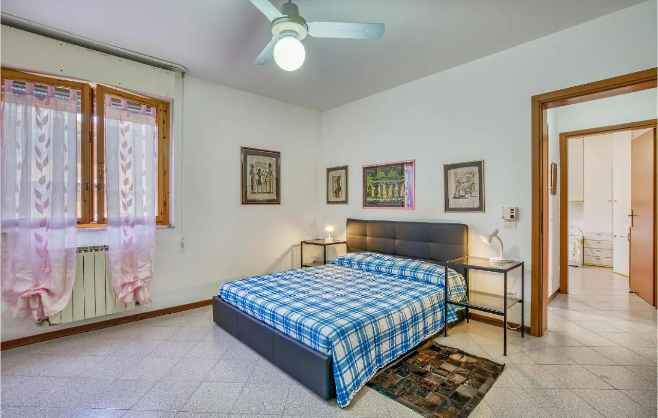 Cozy Apartment In Grosseto